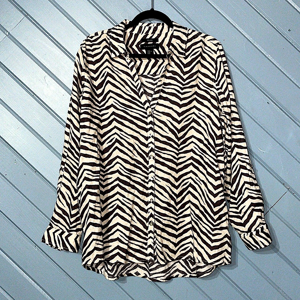 Tahari Brown White Zebra Print Linen Adjustable Sleeve Motherofpearl Button Down